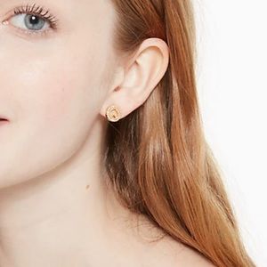 💫⭐️Brand New spade pave halo spade studs💫💫